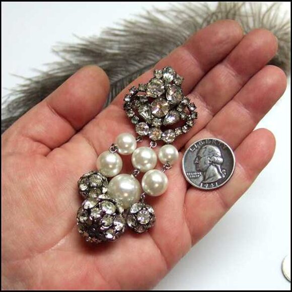 1950s Hattie Carnegie Chandelier Crystal Orb Vintage Crown Pearl Brooch - Picture 4 of 8